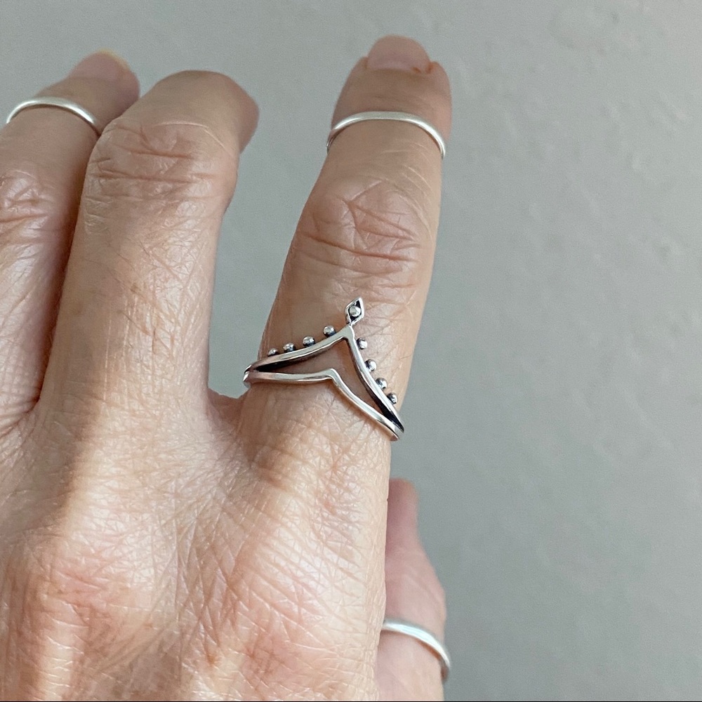 😍TOP SELLER😍 Sterling Silver Double V Shape Ring - Picture 4 of 8